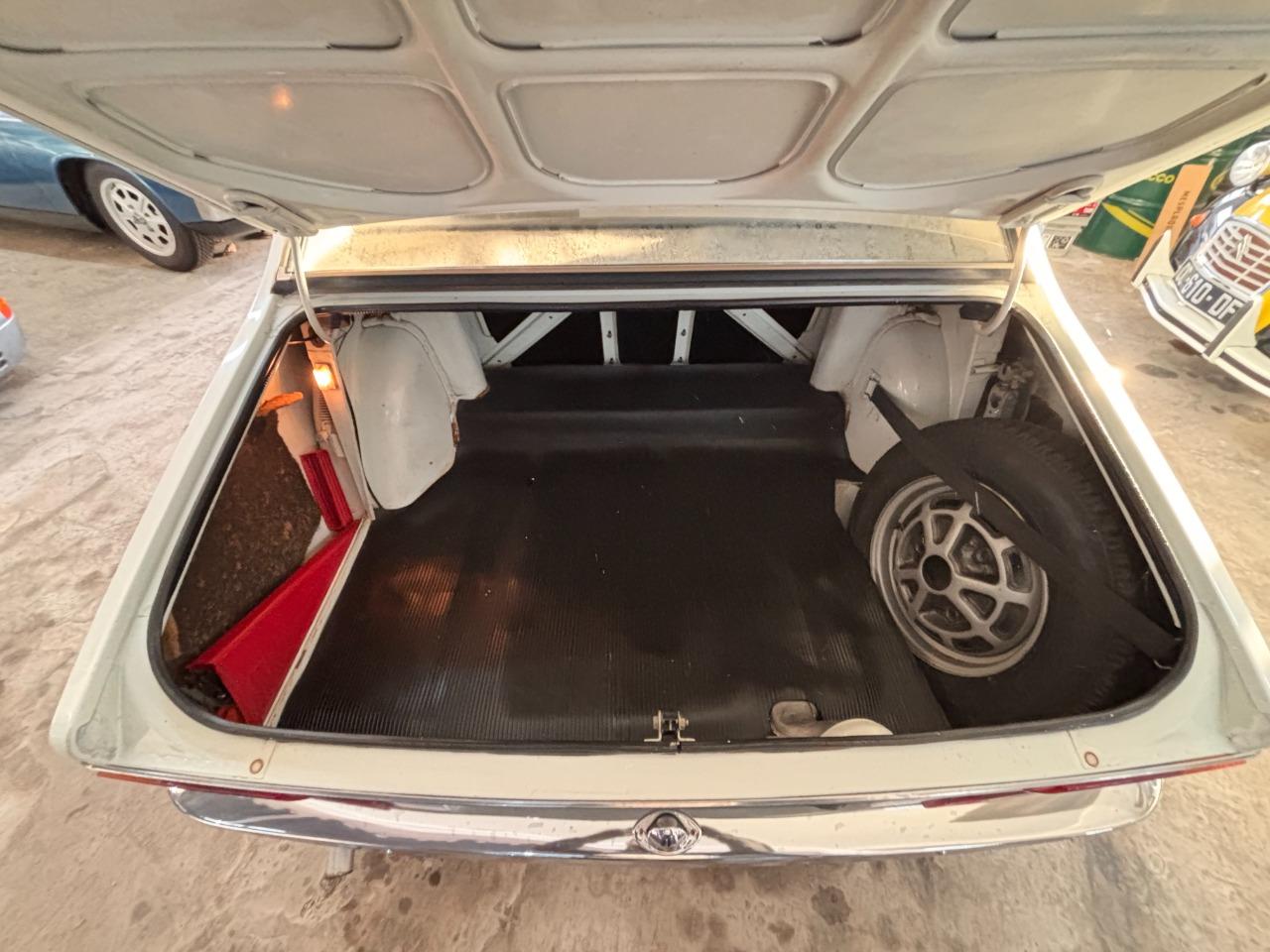 Marcellini Classic Cars Restauration Vehicule Ancien A Broons En Bretagne 90d1fa8477bc1e1f1d93d435ffdea215